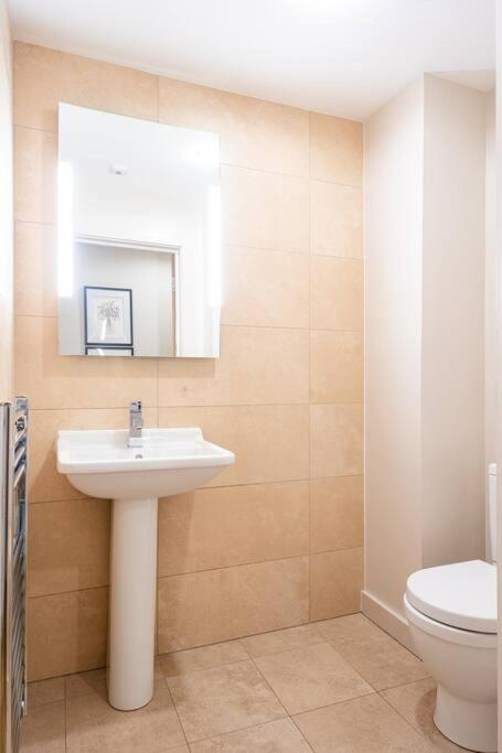 Stunning 2 Bedroom Apartment In Converted Chapel Μπαθ Εξωτερικό φωτογραφία